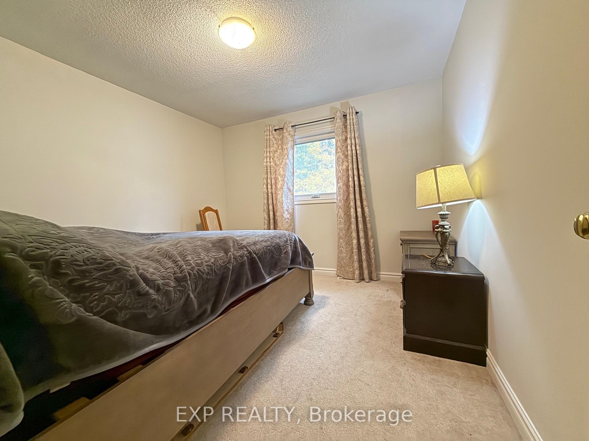 Photo 14 of Unit A, 58 Moore Place, Barrie, Letitia Heights — HOMEH