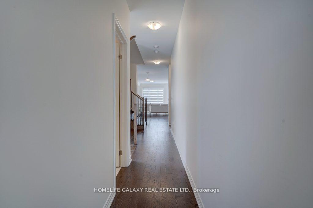 Photo 4 of 28 Velvet Drive, Whitby, Rural Whitby — HOMEH