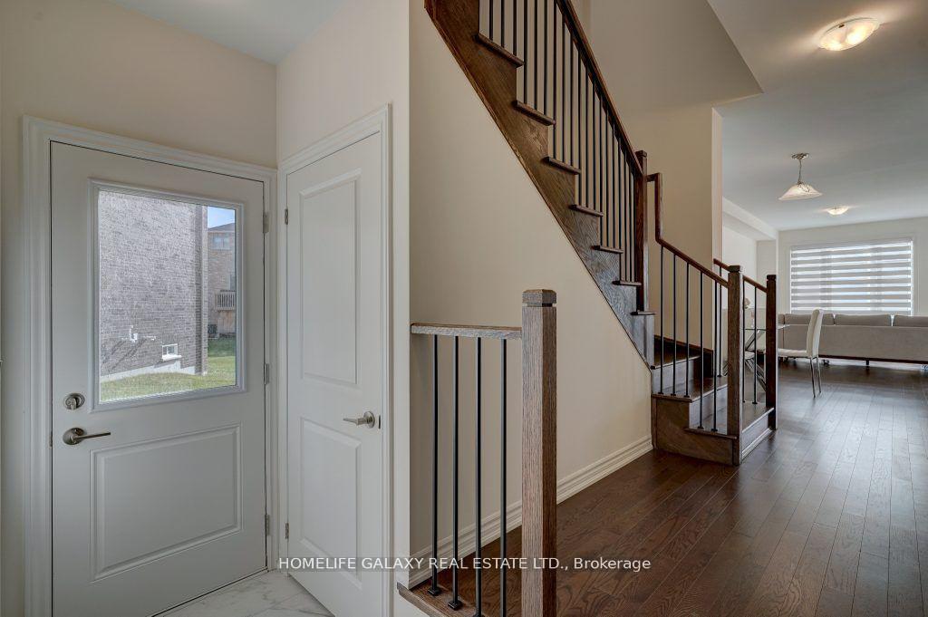 Photo 5 of 28 Velvet Drive, Whitby, Rural Whitby — HOMEH