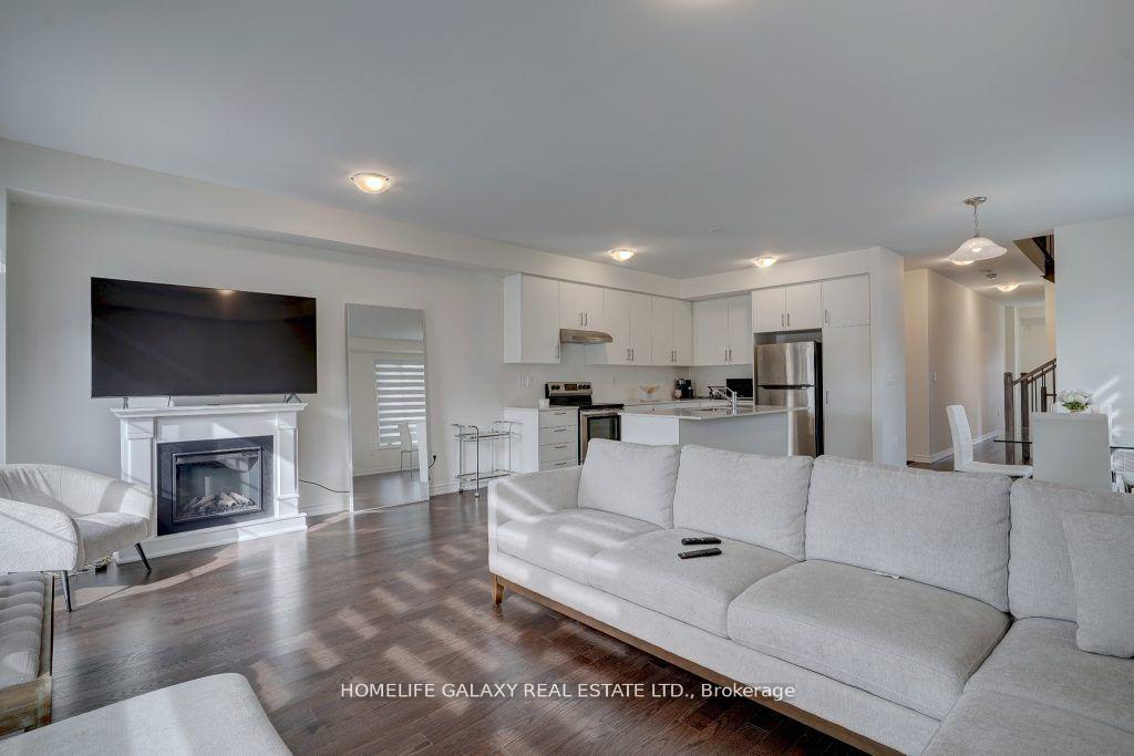 Photo 16 of 28 Velvet Drive, Whitby, Rural Whitby — HOMEH