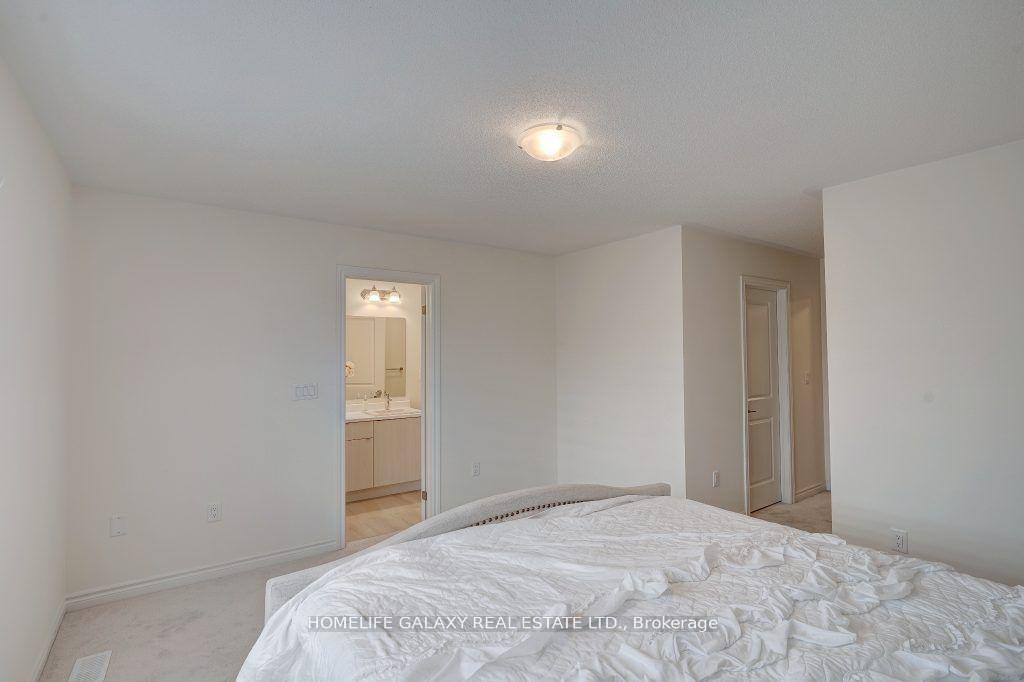 Photo 24 of 28 Velvet Drive, Whitby, Rural Whitby — HOMEH