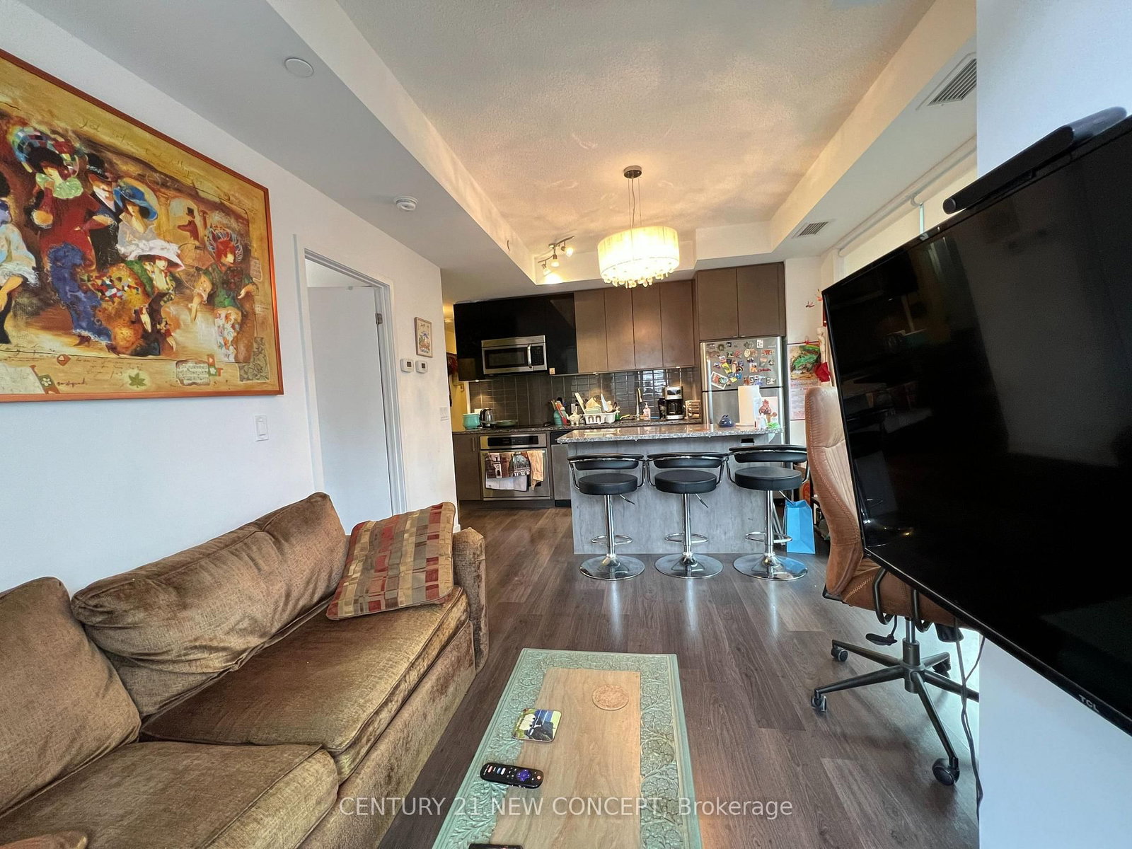 Photo 7 of Unit 812, 98 Lillian St, Toronto, Mount Pleasant West — HOMEH