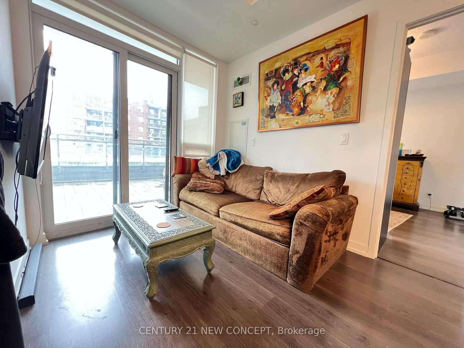 Photo 2 of Unit 812, 98 Lillian St, Toronto, Mount Pleasant West — HOMEH