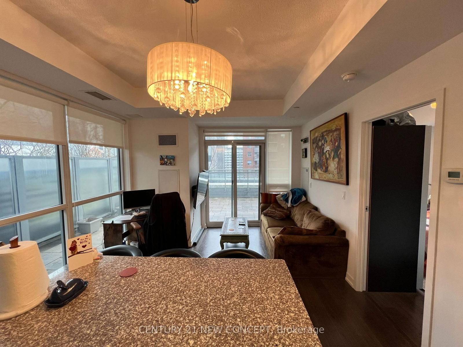 Photo 8 of Unit 812, 98 Lillian St, Toronto, Mount Pleasant West — HOMEH
