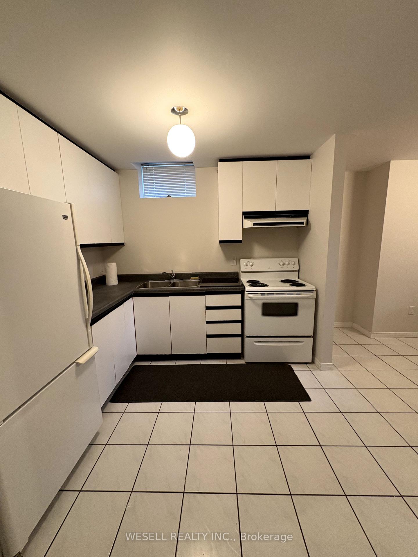 Photo 4 of Unit Bsmt, 93 Appian Way, Vaughan, Islington Woods — HOMEH