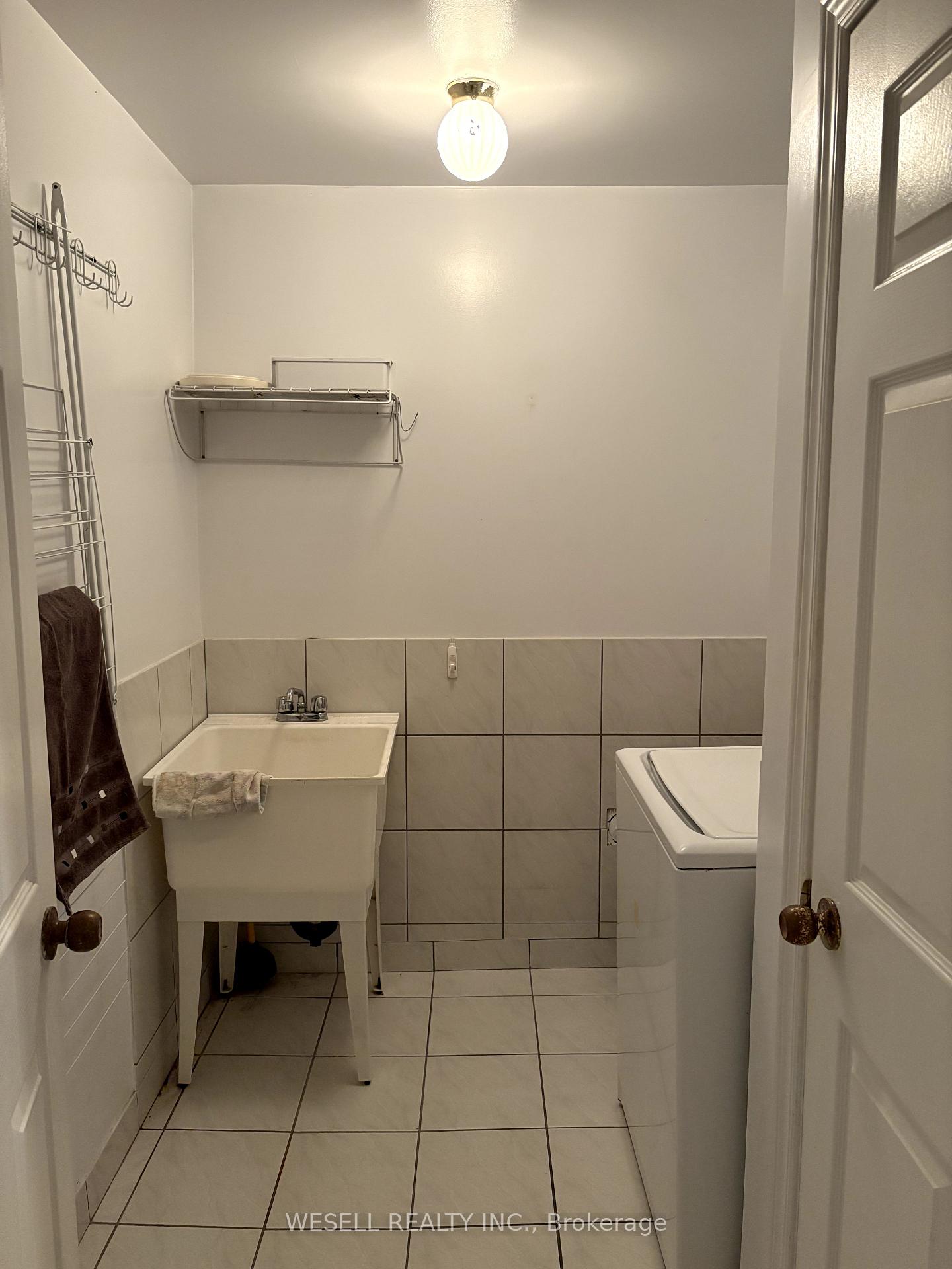 Photo 8 of Unit Bsmt, 93 Appian Way, Vaughan, Islington Woods — HOMEH