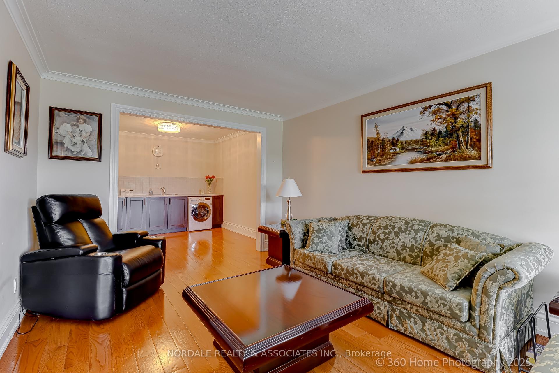 Photo 8 of 67 Button Road, Vaughan, West Woodbridge — HOMEH