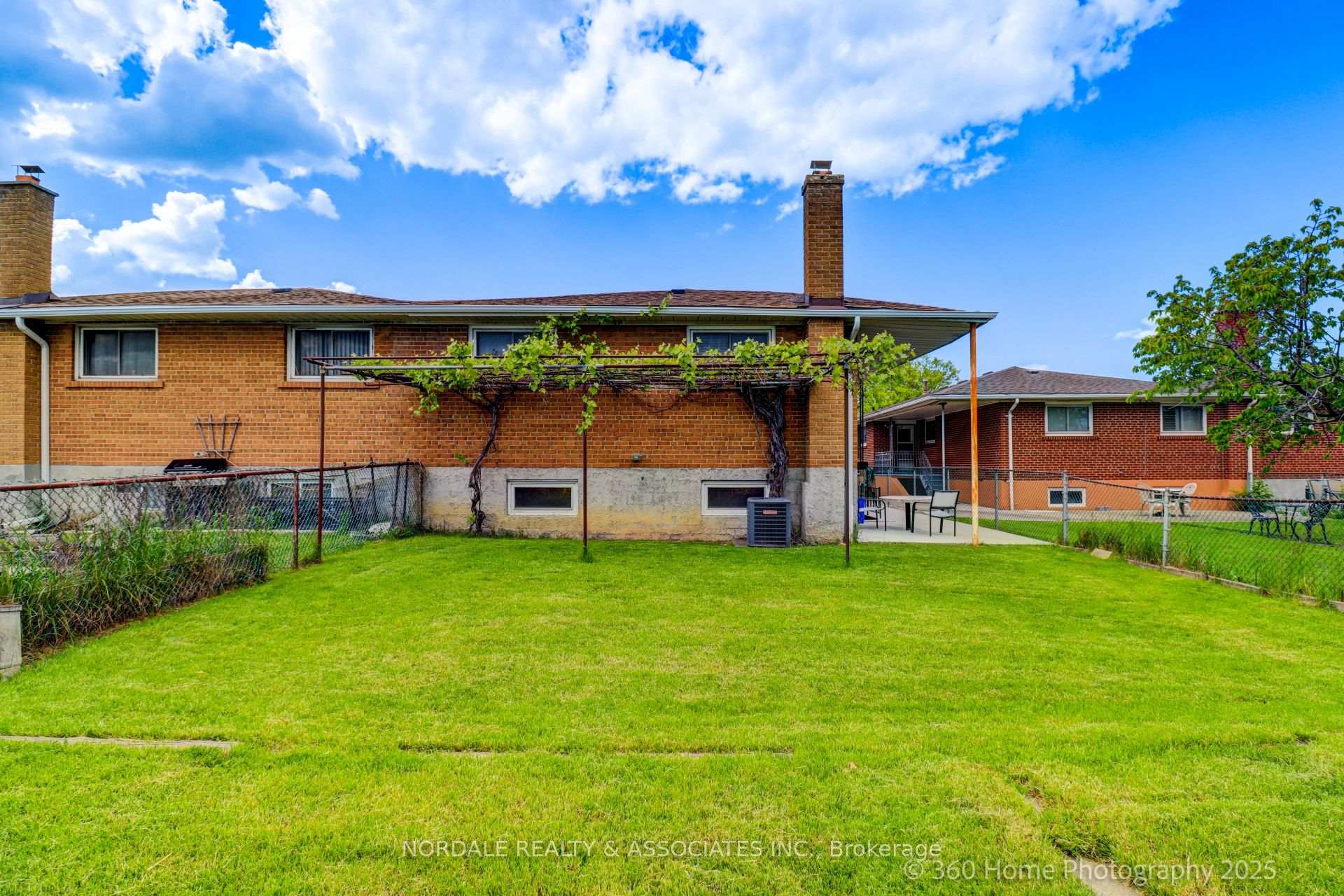 Photo 24 of 67 Button Road, Vaughan, West Woodbridge — HOMEH