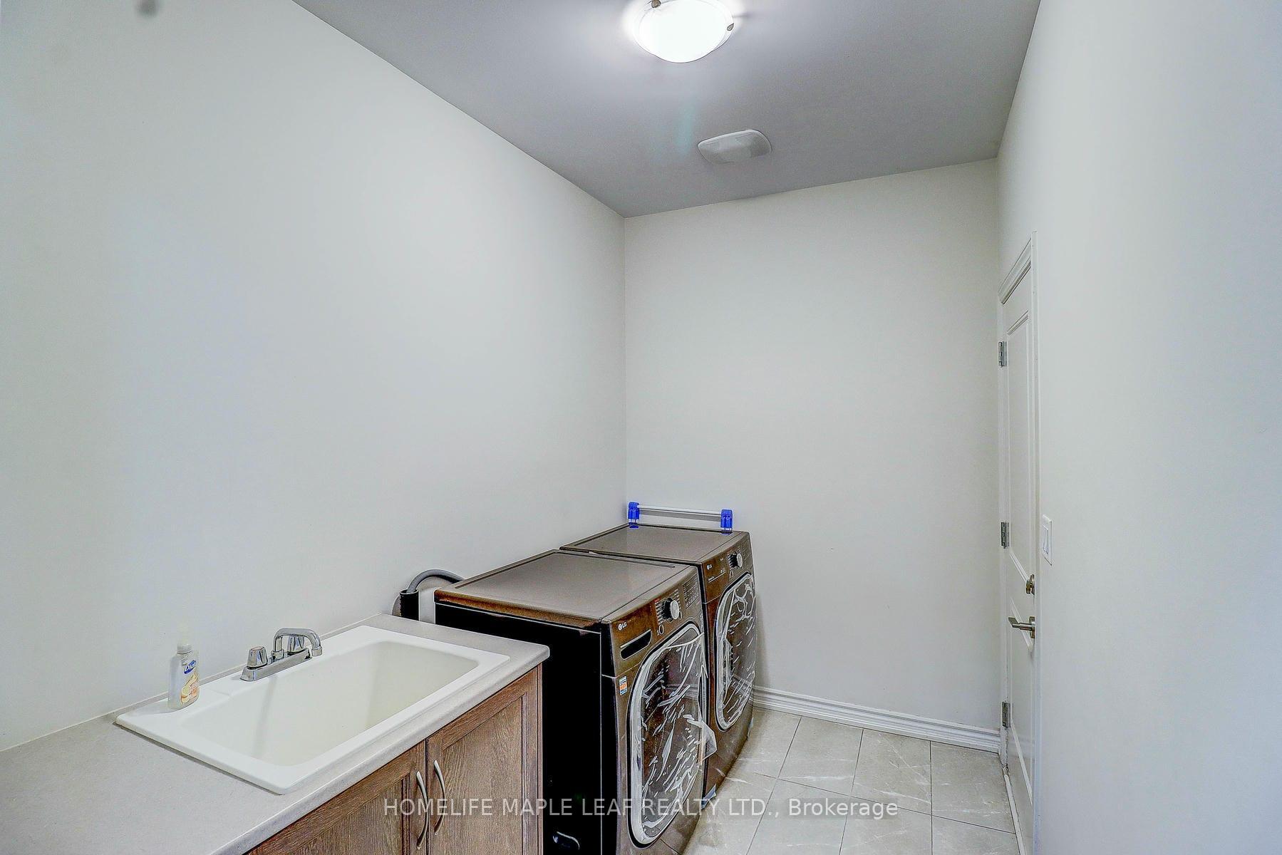 Photo 34 of 138 Laing Drive, Whitby, Rural Whitby — HOMEH