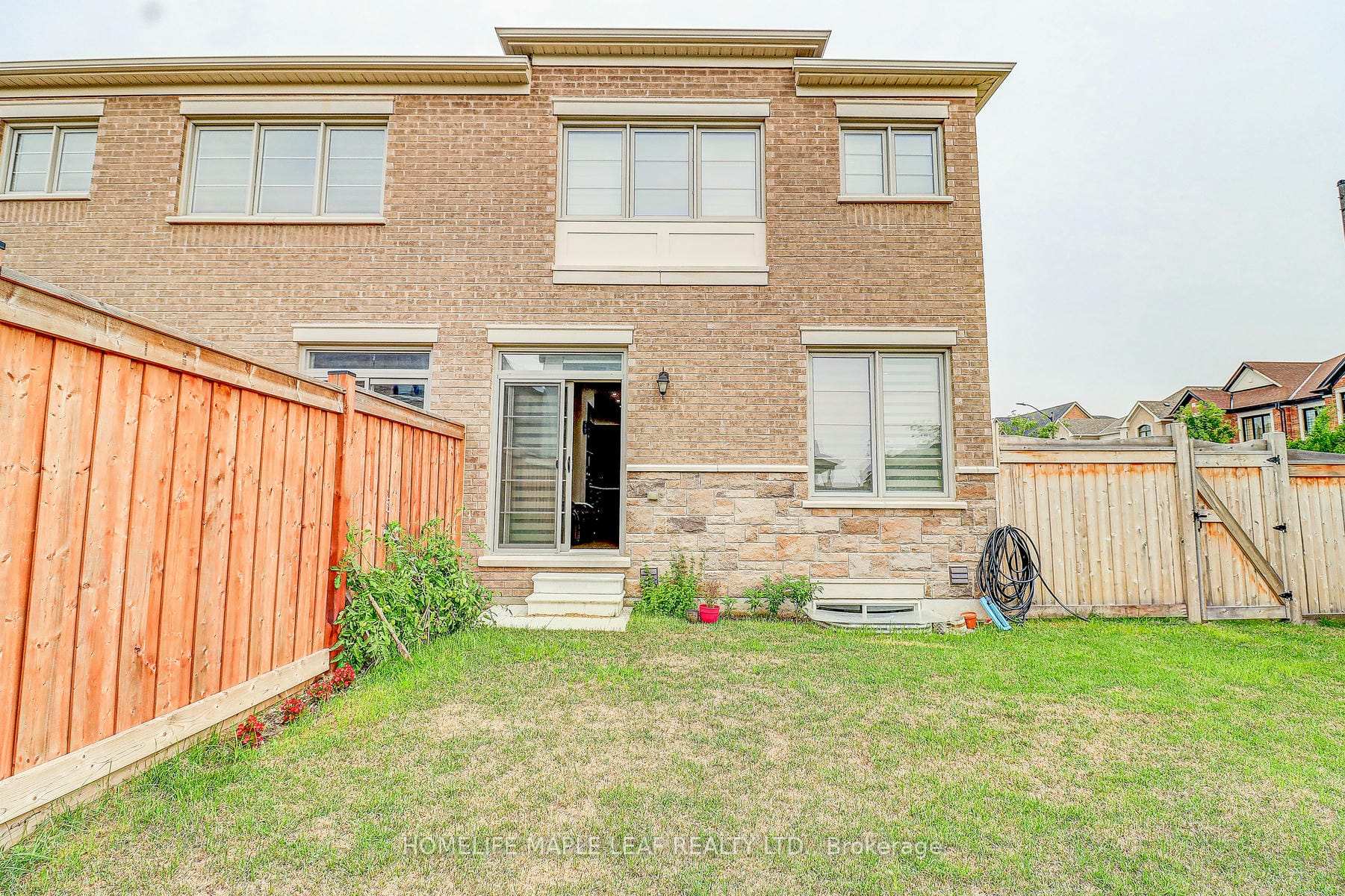 Photo 39 of 138 Laing Drive, Whitby, Rural Whitby — HOMEH