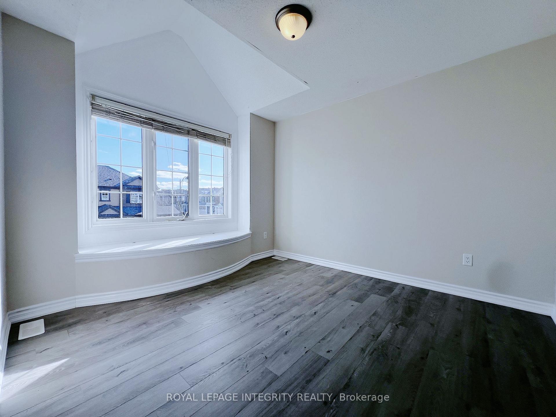 Photo 8 of 52 Sundragon Way, Ottawa, Barrhaven - Half Moon Bay — HOMEH