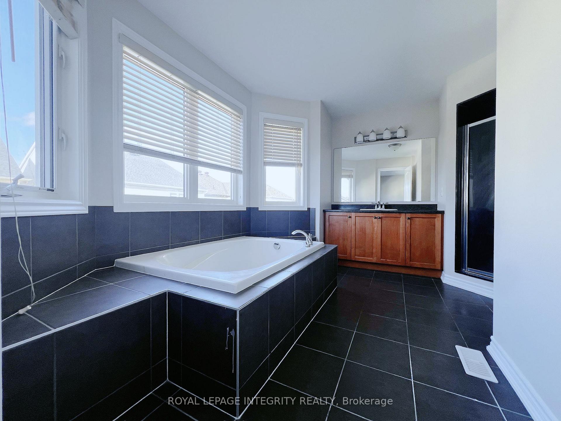 Photo 9 of 52 Sundragon Way, Ottawa, Barrhaven - Half Moon Bay — HOMEH