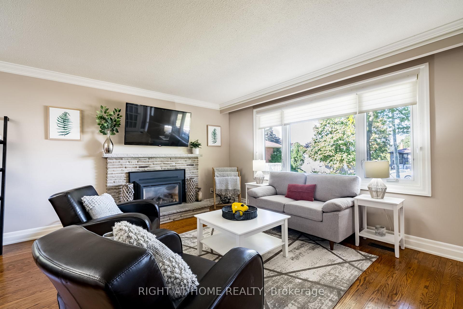 Photo 9 of 109 Crawforth Street, Whitby, Blue Grass Meadows — HOMEH