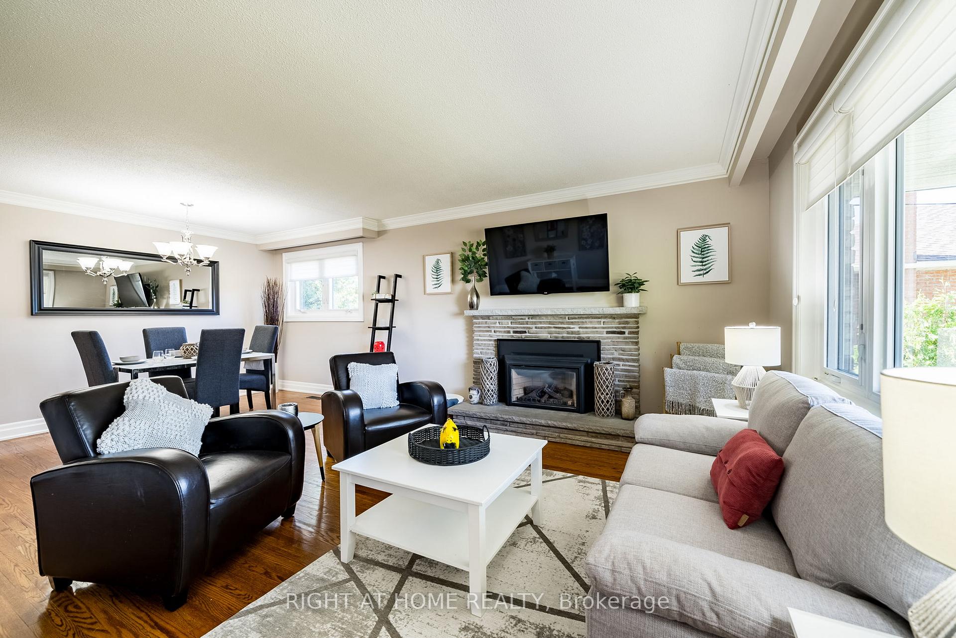 Photo 10 of 109 Crawforth Street, Whitby, Blue Grass Meadows — HOMEH