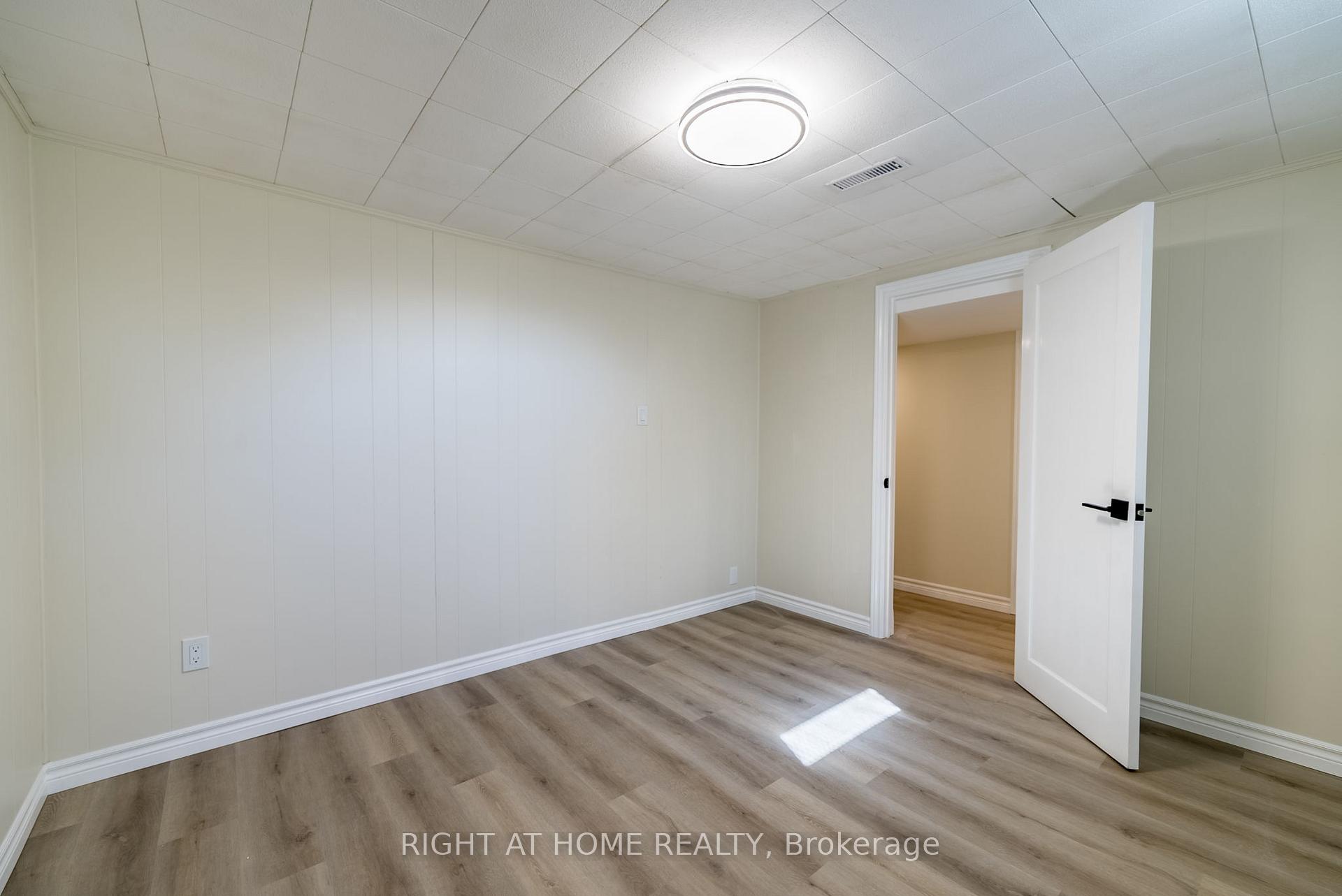 Photo 33 of 109 Crawforth Street, Whitby, Blue Grass Meadows — HOMEH