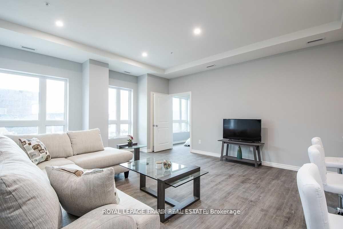 Photo 4 of Unit C1, 513 Dundas Street E, Whitby, Downtown Whitby — HOMEH