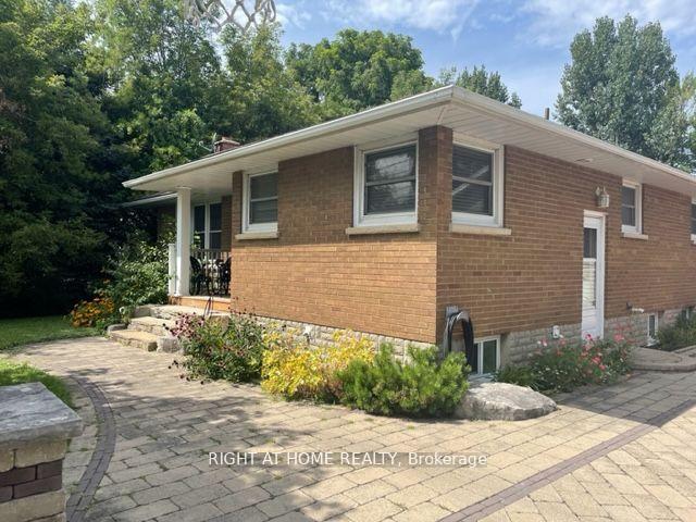 Photo 2 of 132 Winchester Road E, Whitby, Brooklin — HOMEH