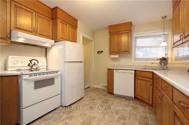 Photo 9 of 132 Winchester Road E, Whitby, Brooklin — HOMEH