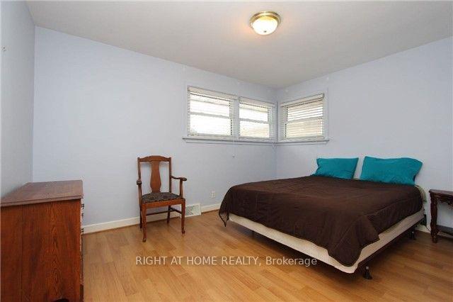 Photo 13 of 132 Winchester Road E, Whitby, Brooklin — HOMEH