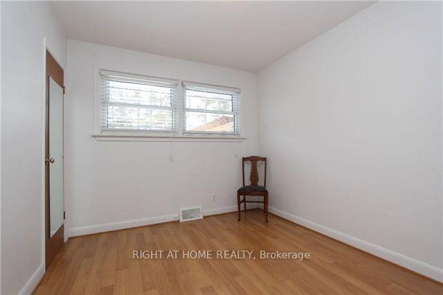 Photo 14 of 132 Winchester Road E, Whitby, Brooklin — HOMEH