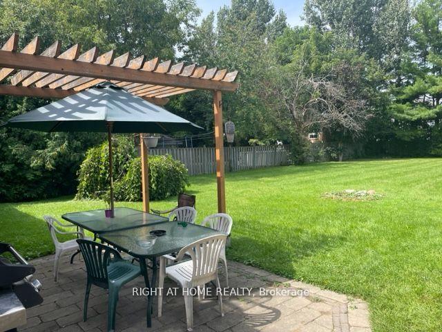 Photo 25 of 132 Winchester Road E, Whitby, Brooklin — HOMEH