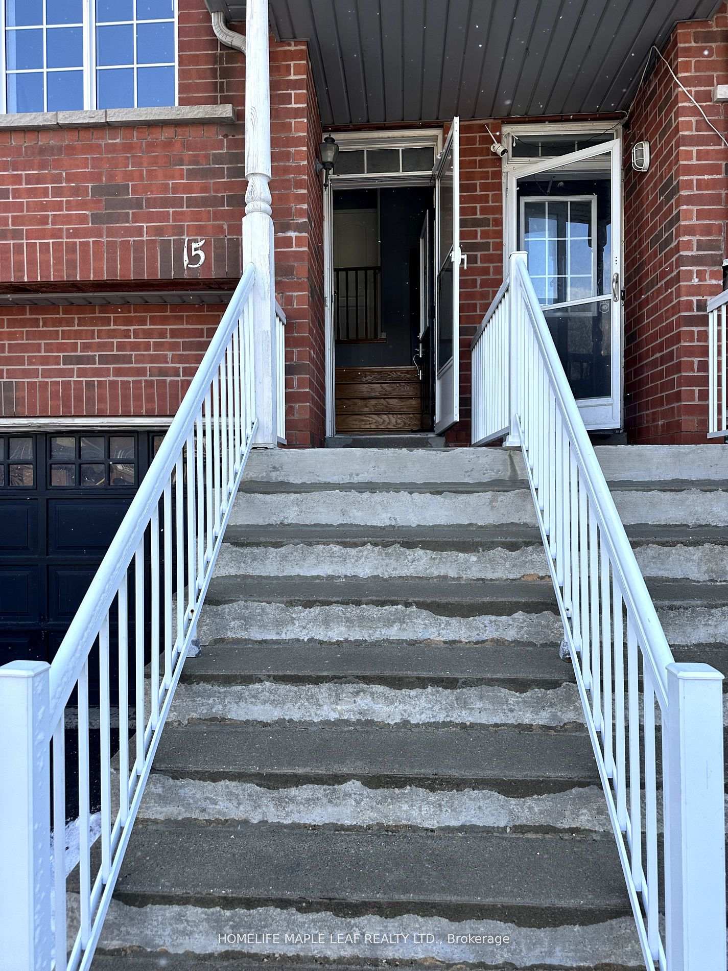 Photo 2 of 15 Pikake Court, Vaughan, Maple — HOMEH