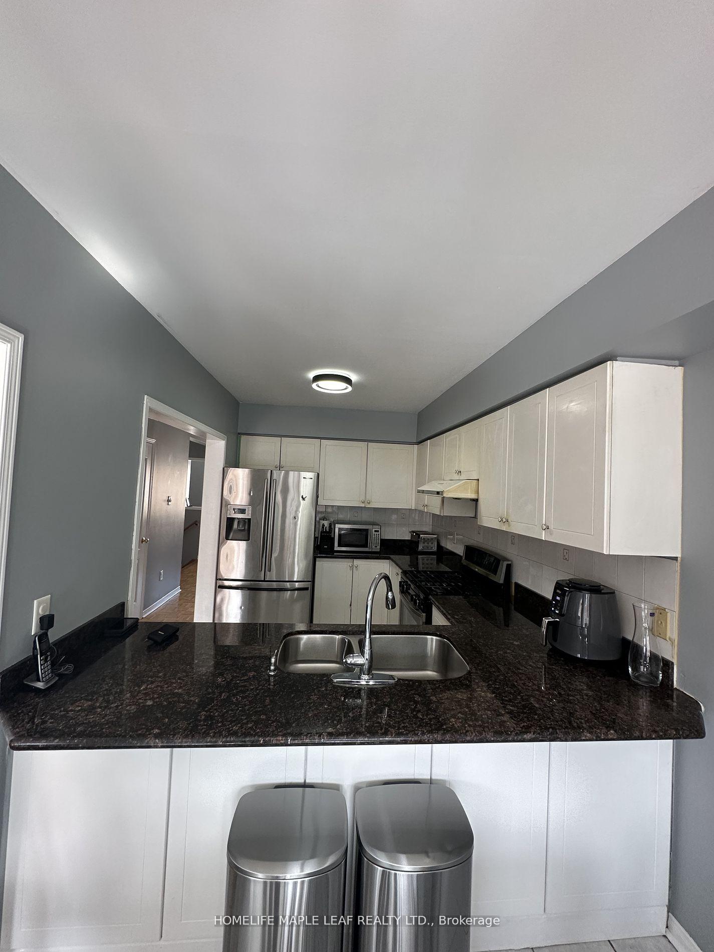 Photo 4 of 15 Pikake Court, Vaughan, Maple — HOMEH
