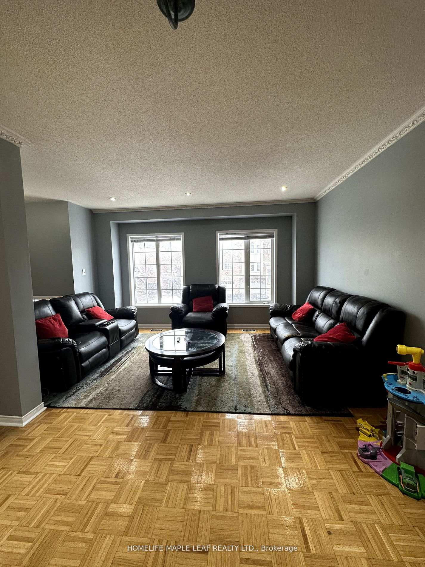 Photo 21 of 15 Pikake Court, Vaughan, Maple — HOMEH