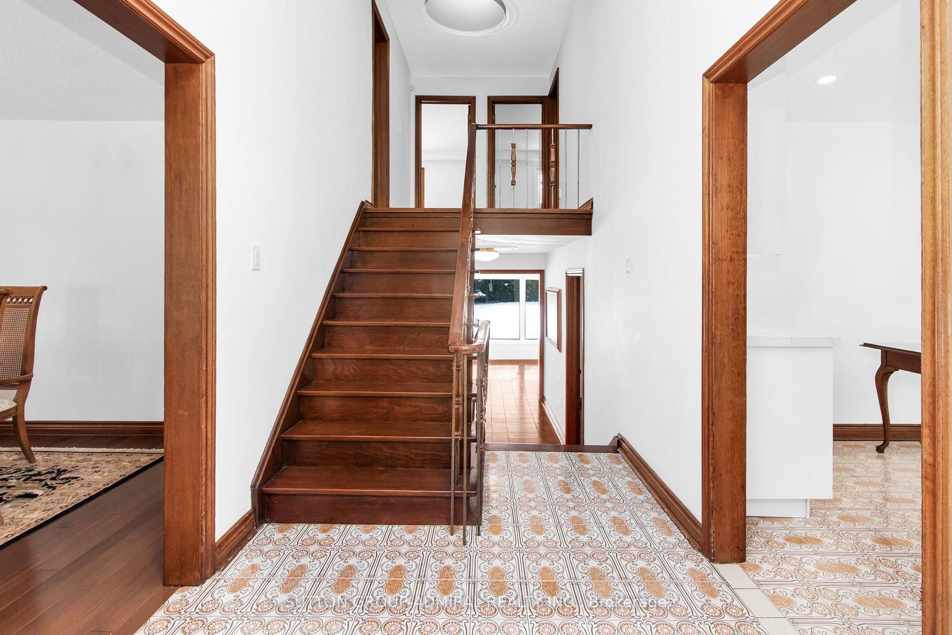 Photo 6 of 57 Arnold Avenue, Vaughan, Crestwood-Springfarm-Yorkhill — HOMEH