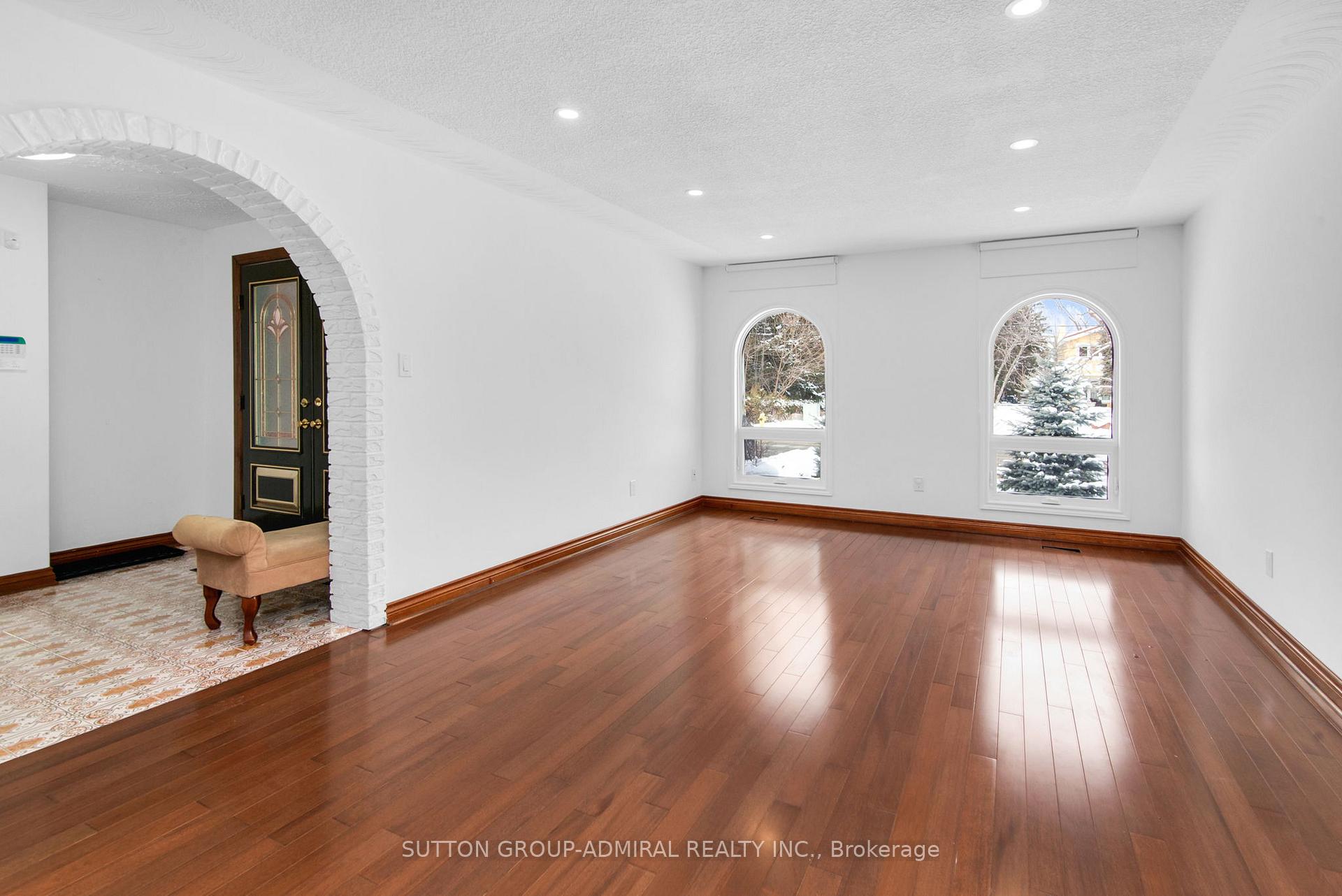 Photo 8 of 57 Arnold Avenue, Vaughan, Crestwood-Springfarm-Yorkhill — HOMEH