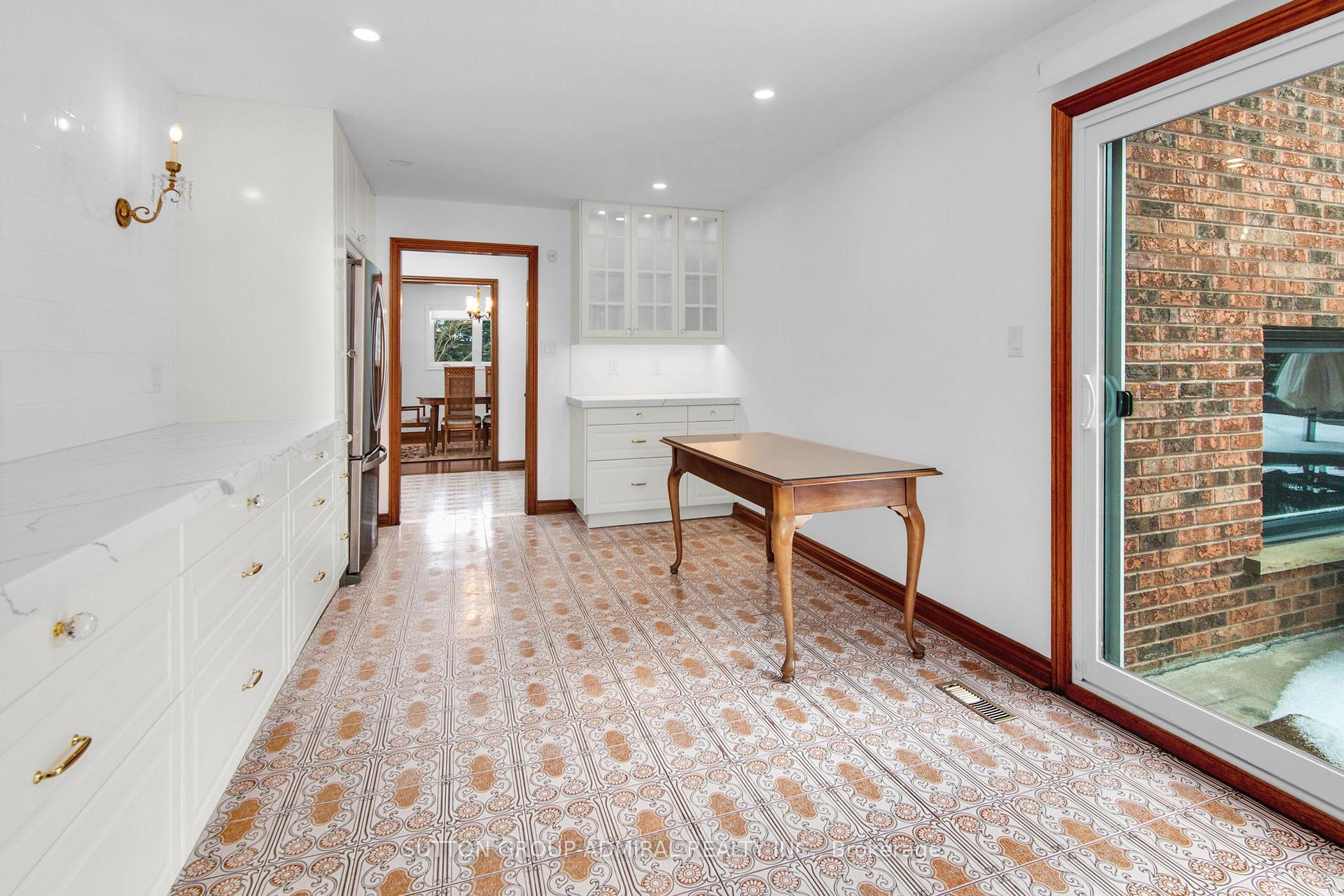 Photo 16 of 57 Arnold Avenue, Vaughan, Crestwood-Springfarm-Yorkhill — HOMEH