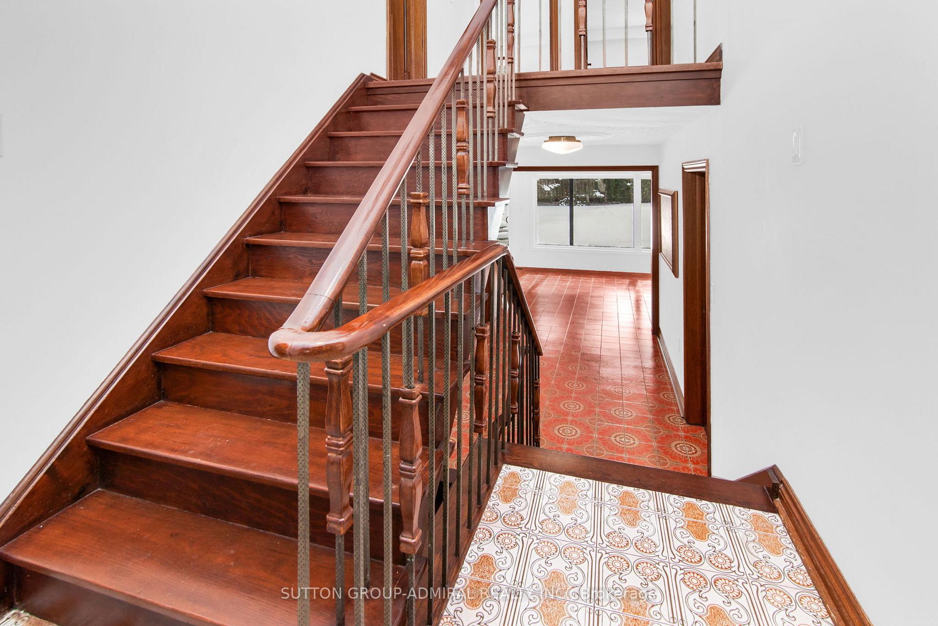 Photo 19 of 57 Arnold Avenue, Vaughan, Crestwood-Springfarm-Yorkhill — HOMEH