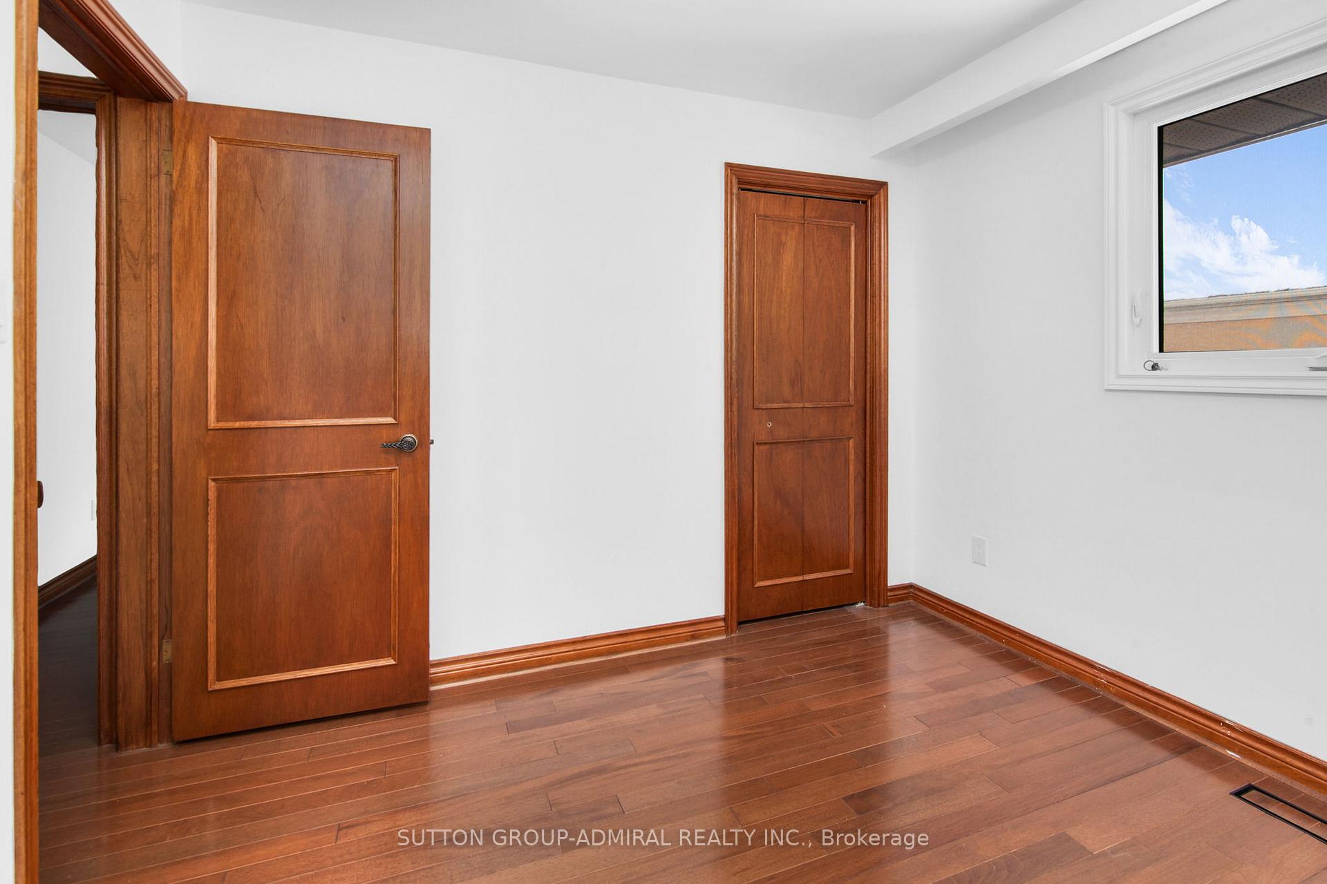Photo 34 of 57 Arnold Avenue, Vaughan, Crestwood-Springfarm-Yorkhill — HOMEH