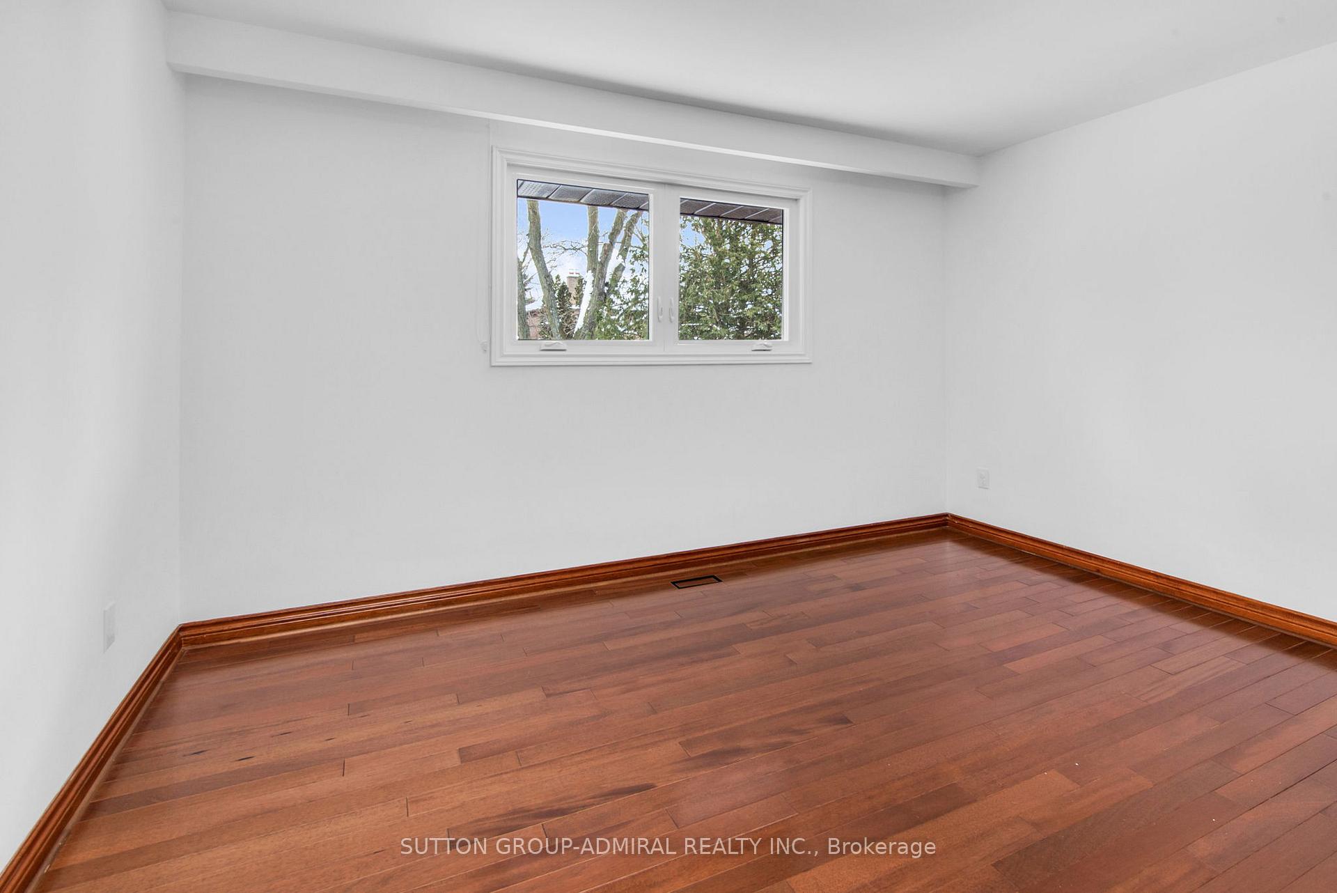 Photo 35 of 57 Arnold Avenue, Vaughan, Crestwood-Springfarm-Yorkhill — HOMEH
