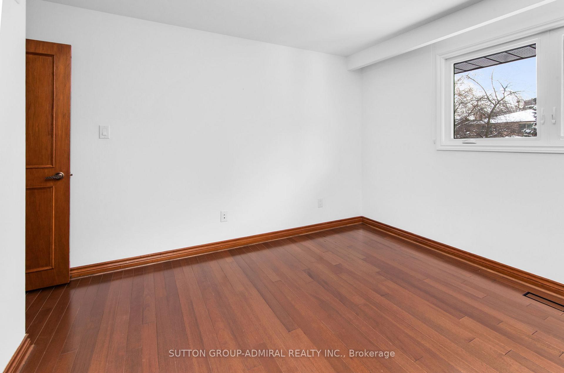 Photo 36 of 57 Arnold Avenue, Vaughan, Crestwood-Springfarm-Yorkhill — HOMEH