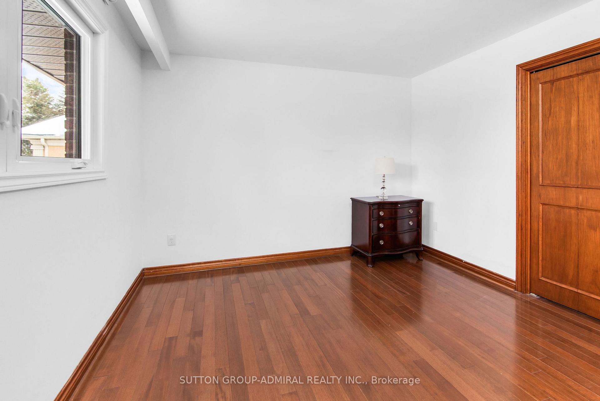 Photo 37 of 57 Arnold Avenue, Vaughan, Crestwood-Springfarm-Yorkhill — HOMEH