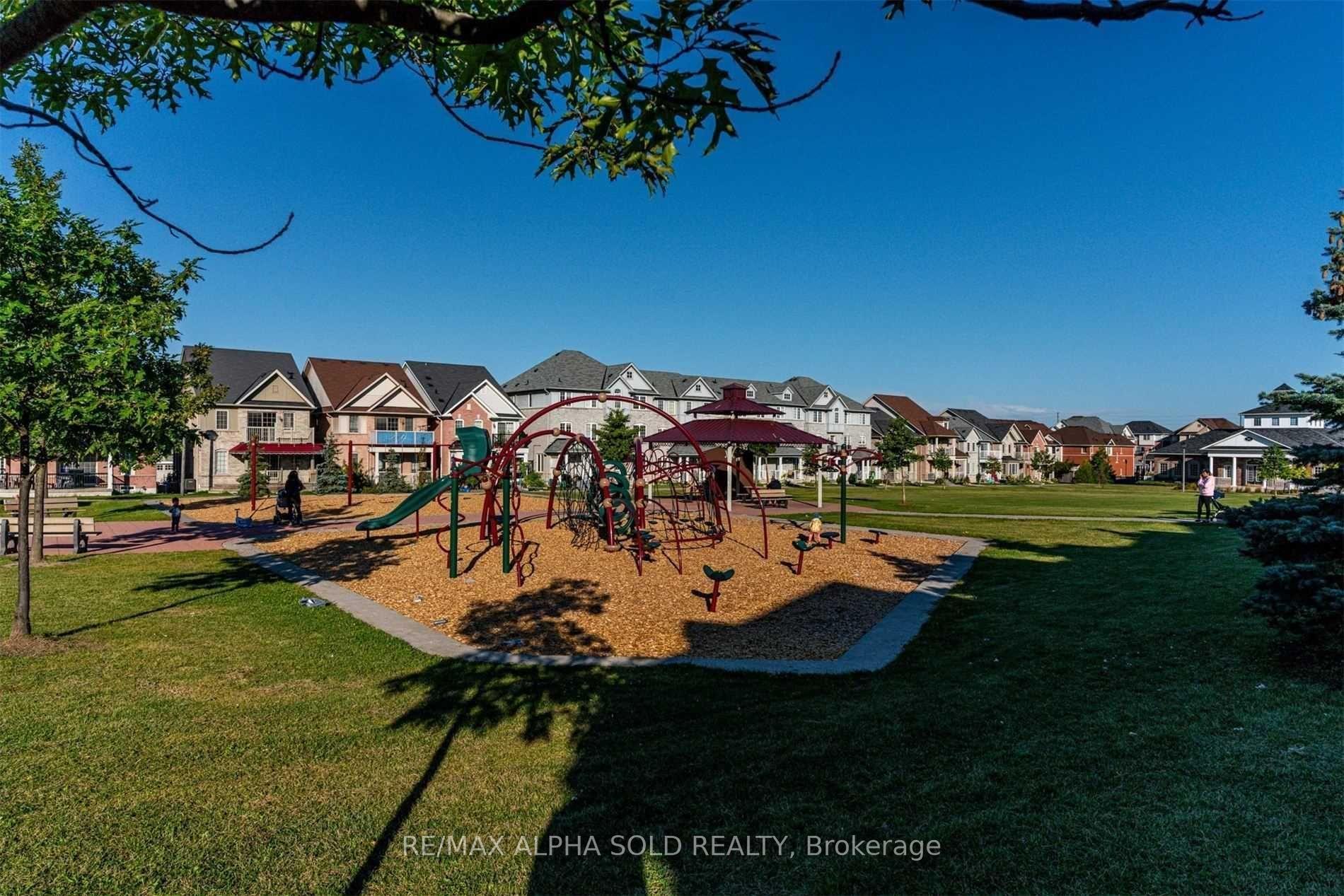 Photo 14 of 43 Clowes Street, Ajax, Central East — HOMEH