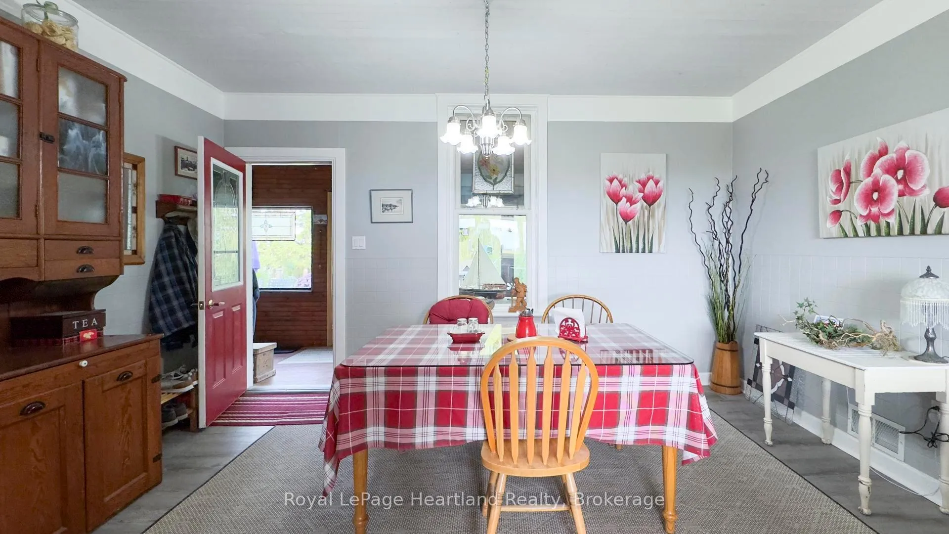 Photo 12 of 73399 London Road, Bluewater, Hay Twp — HOMEH
