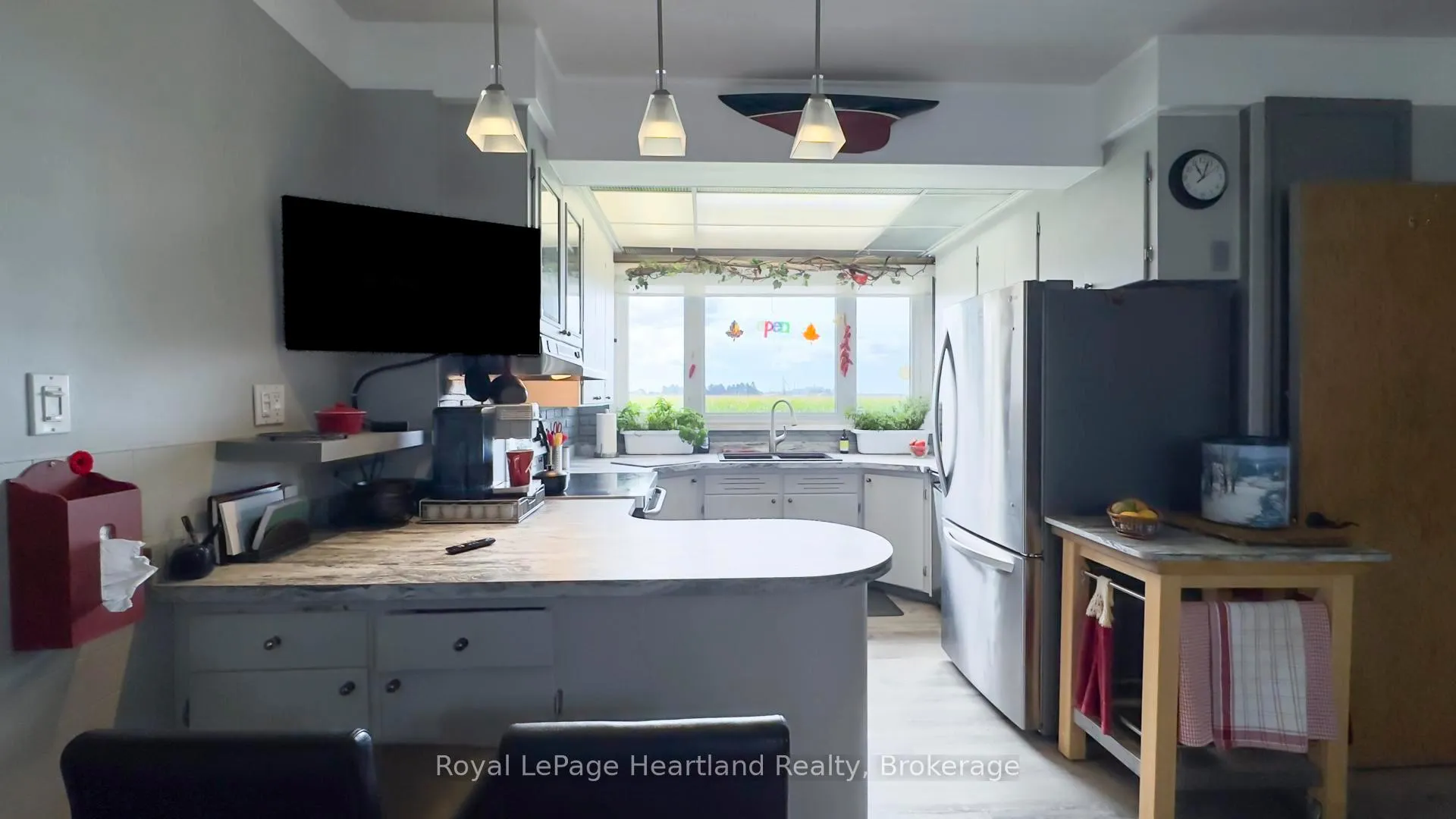 Photo 14 of 73399 London Road, Bluewater, Hay Twp — HOMEH