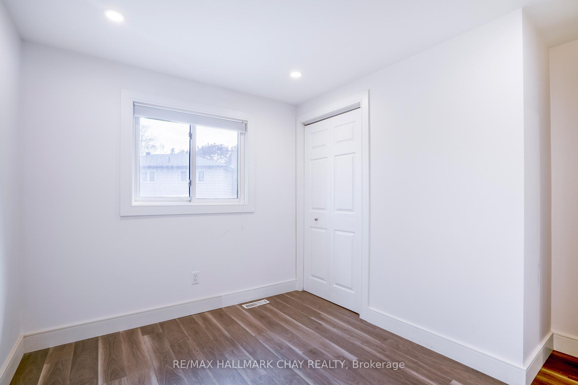 Photo 18 of 72 Jane Crescent, Barrie, Allandale Heights — HOMEH
