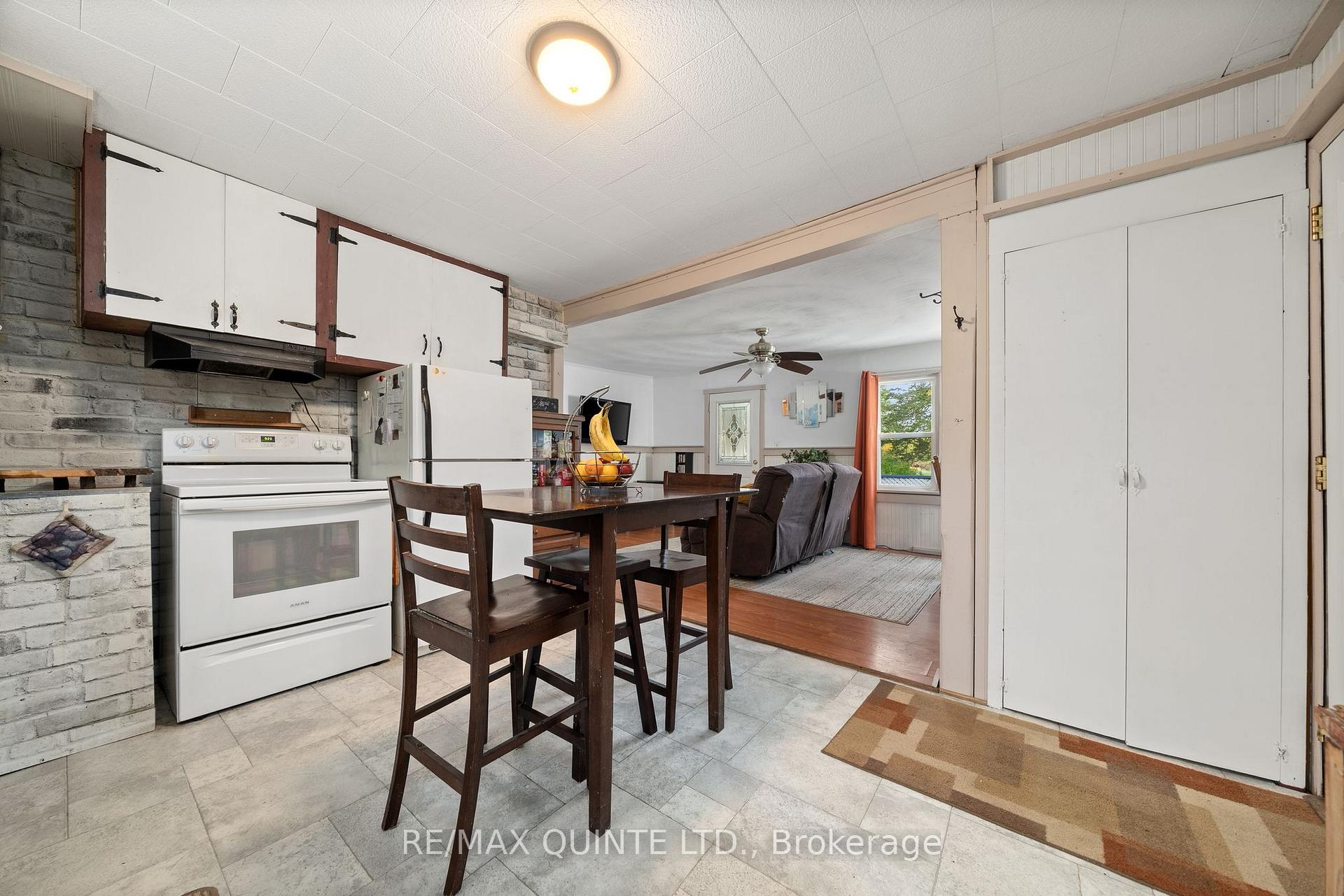 Photo 12 of 754 County Road 28, Prince Edward County, Ameliasburg Ward — HOMEH