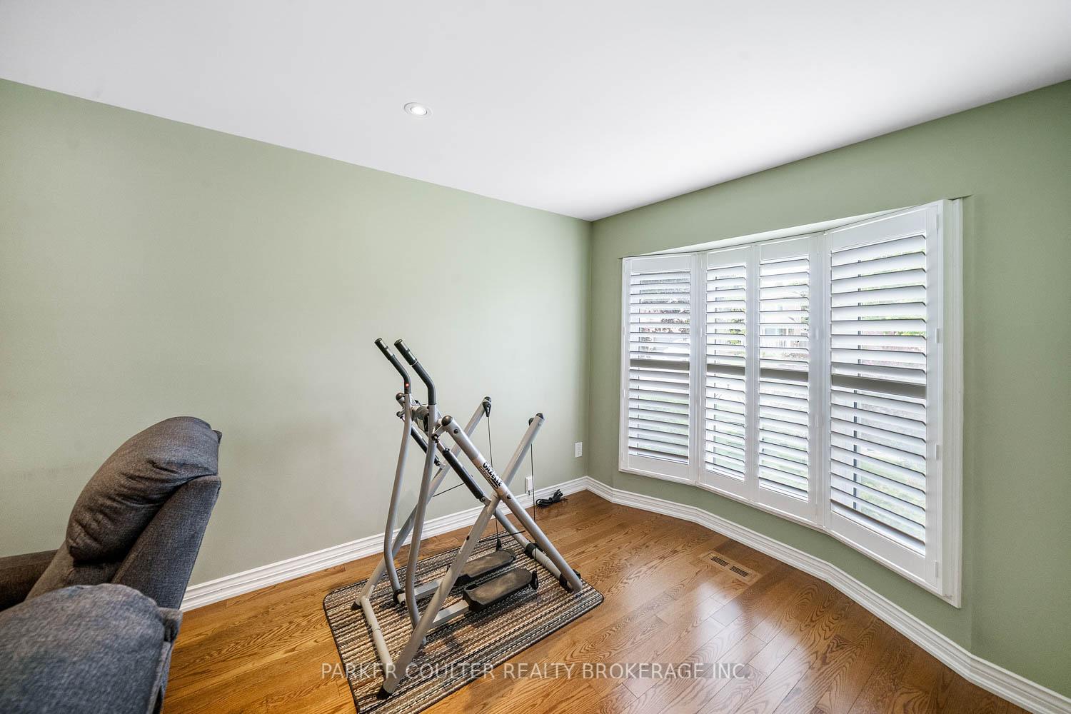 Photo 5 of 889 White Ash Drive, Whitby, Williamsburg — HOMEH