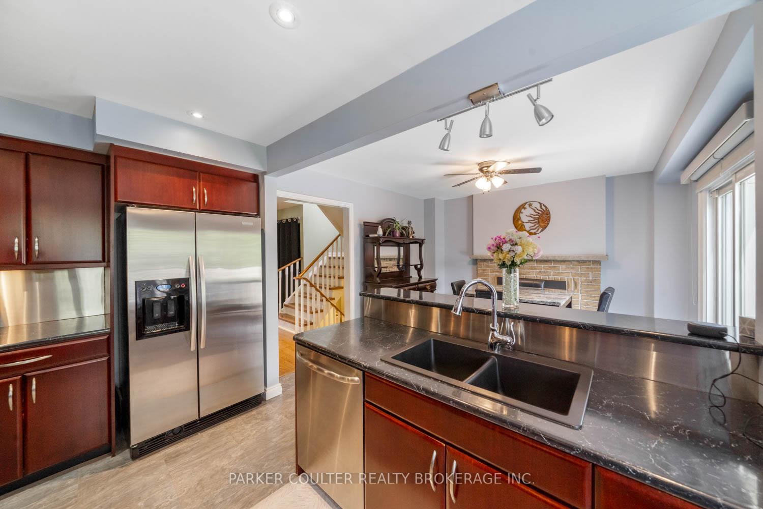 Photo 12 of 889 White Ash Drive, Whitby, Williamsburg — HOMEH