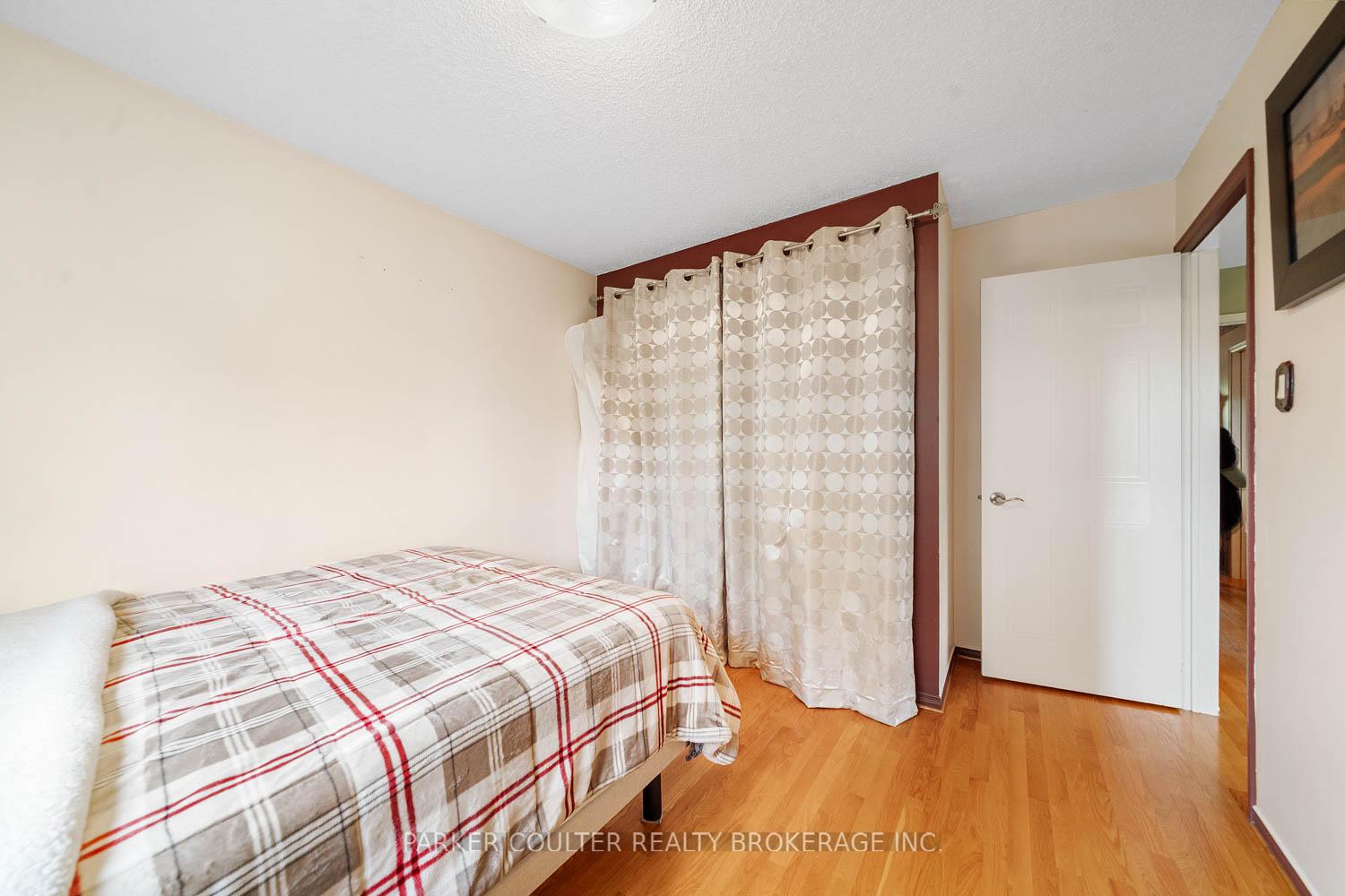Photo 21 of 889 White Ash Drive, Whitby, Williamsburg — HOMEH