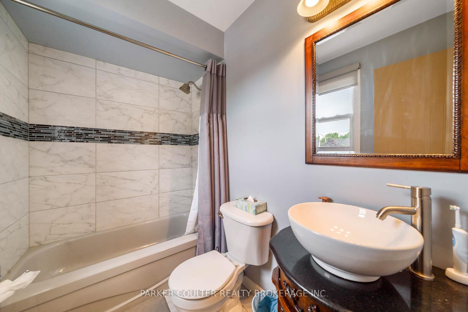 Photo 22 of 889 White Ash Drive, Whitby, Williamsburg — HOMEH