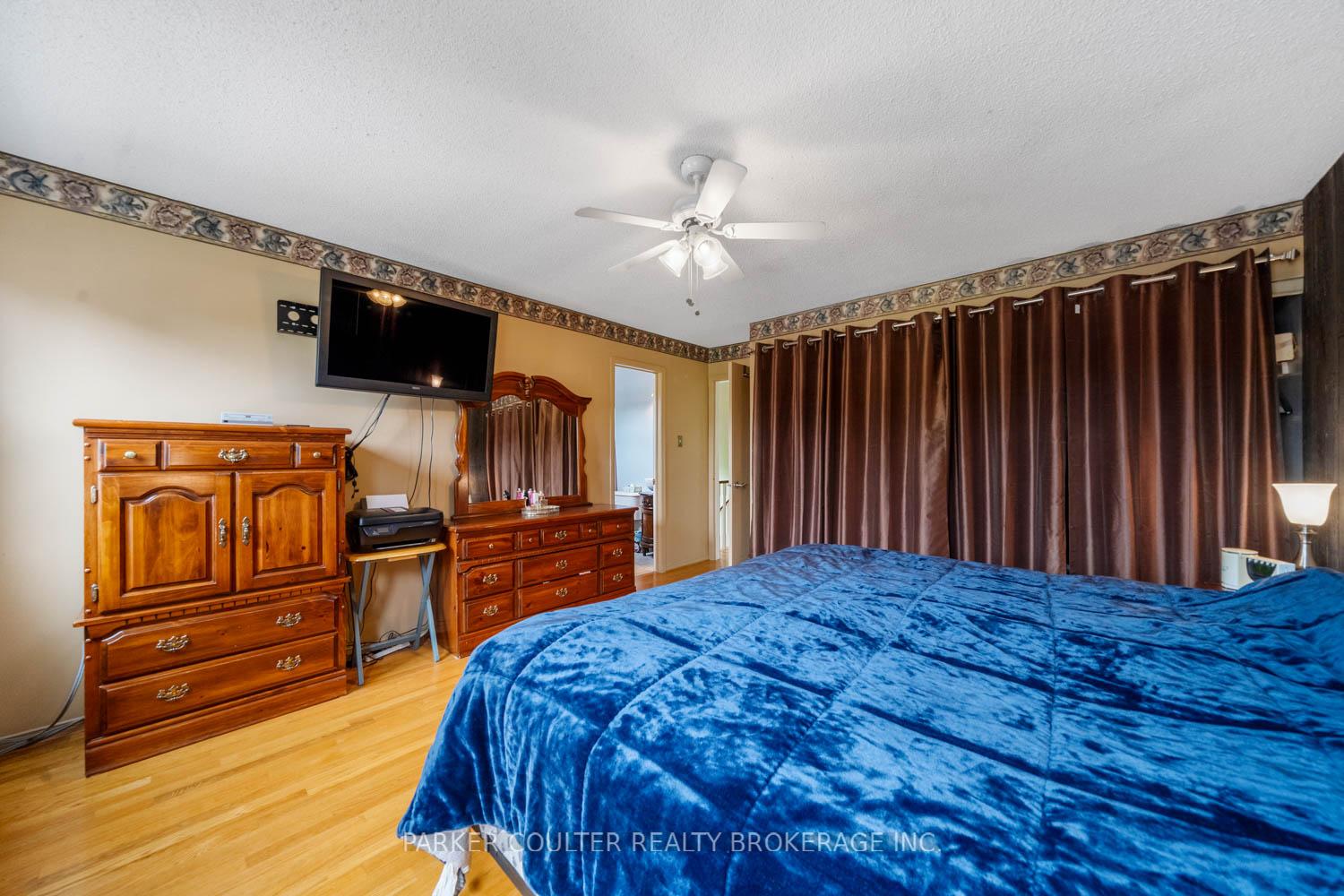 Photo 24 of 889 White Ash Drive, Whitby, Williamsburg — HOMEH