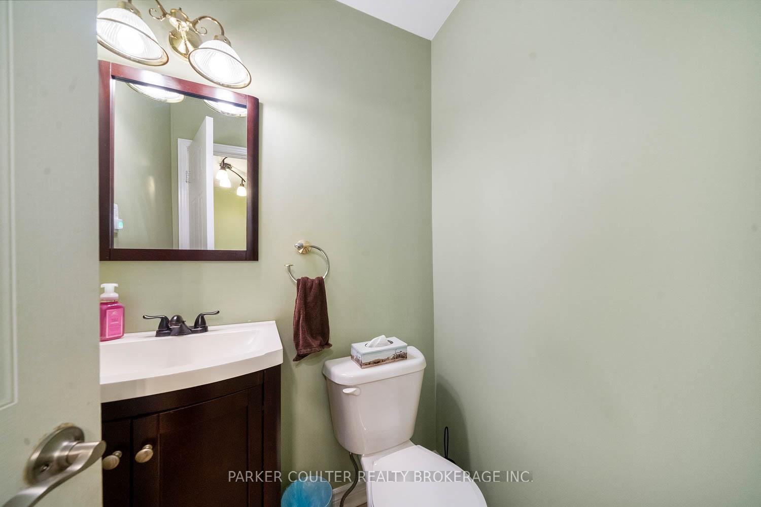 Photo 26 of 889 White Ash Drive, Whitby, Williamsburg — HOMEH