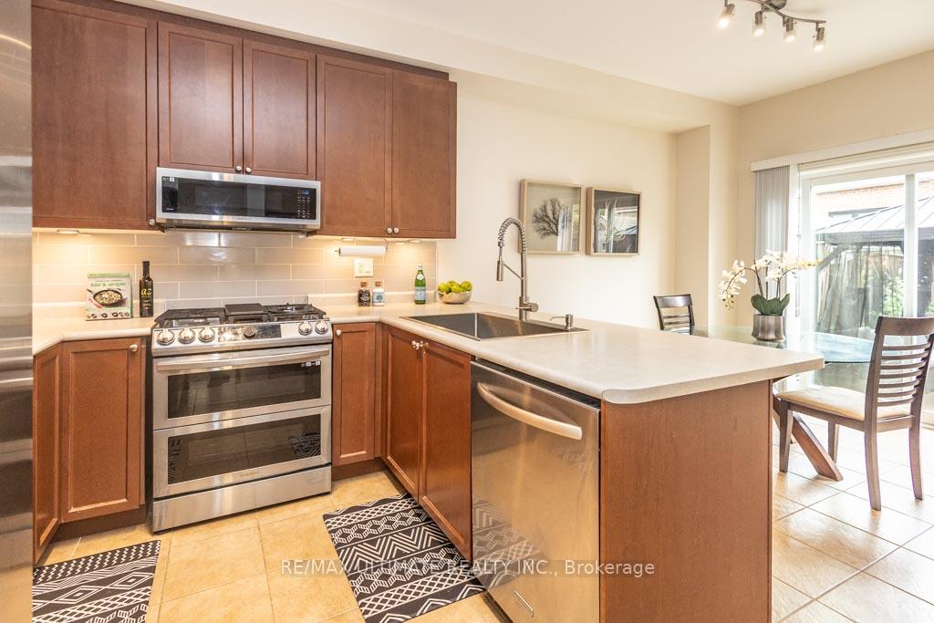 Photo 12 of 60 Haven Road, Vaughan, Patterson — HOMEH