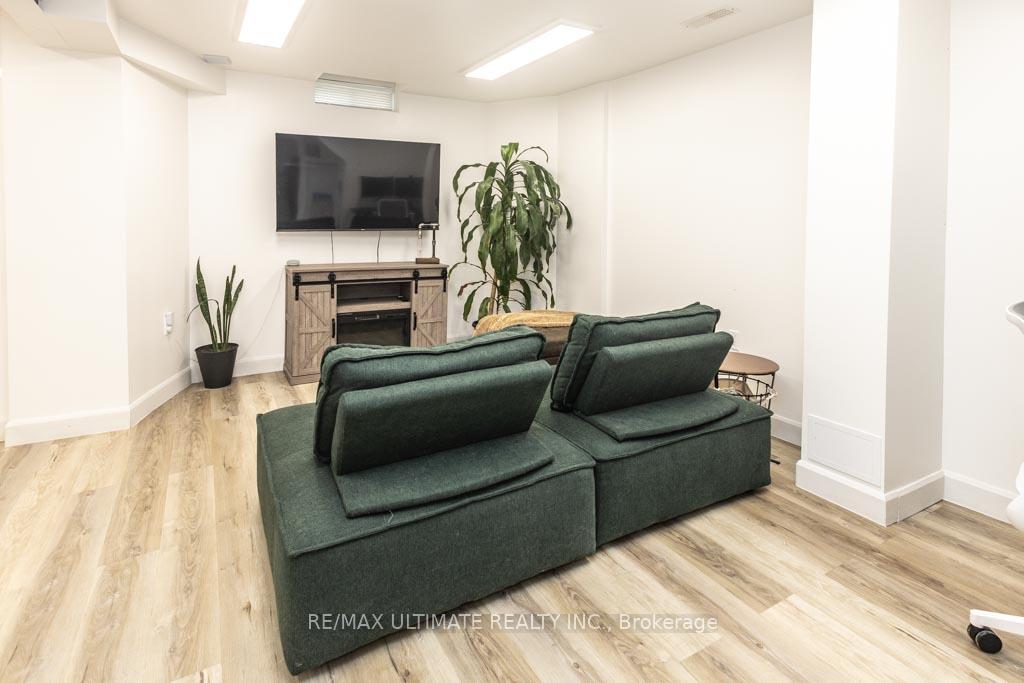 Photo 38 of 60 Haven Road, Vaughan, Patterson — HOMEH