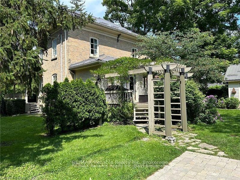 Photo 9 of 32 Bayfield Terrace, Bluewater, Bayfield — HOMEH